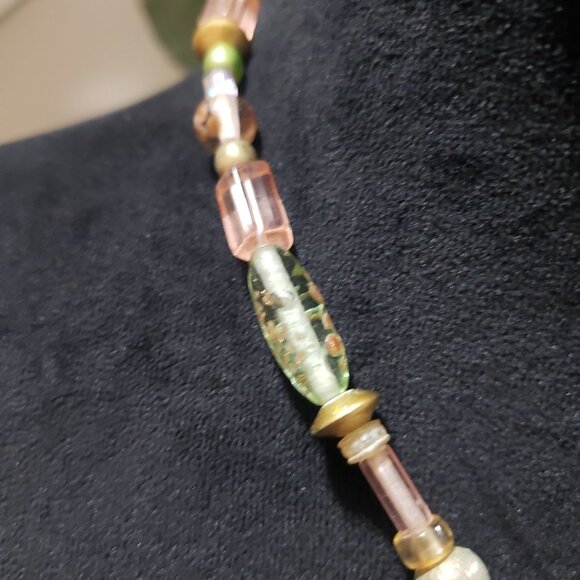 Women's Vintage Glass Bead Gold Tone Toggle Closure & Abalone Shell Pendant Neck - Picture 5 of 6